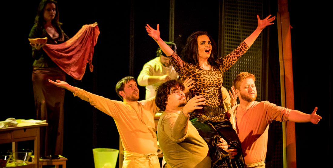 Dýňový démon ve vegetariánské restauraci